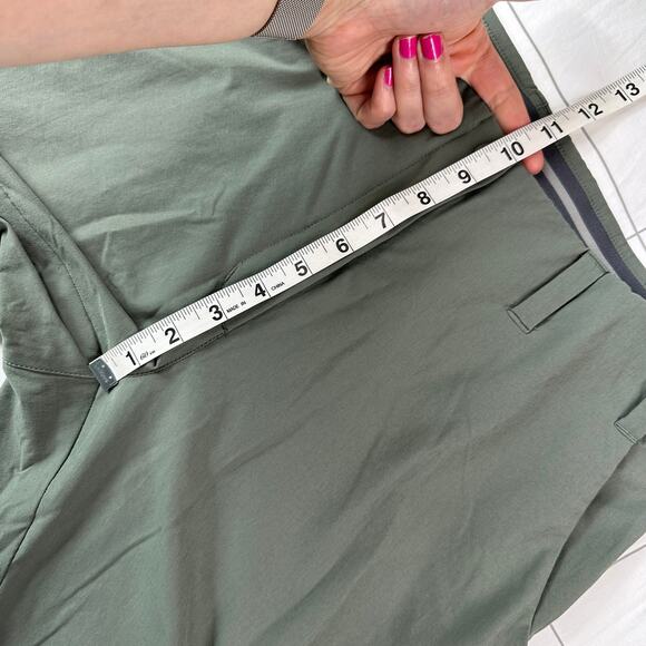 Rohan Shorts Womens 12 Green Sage Roamer Hiking Athletic Stretch Active Trail - Picture 8 of 10